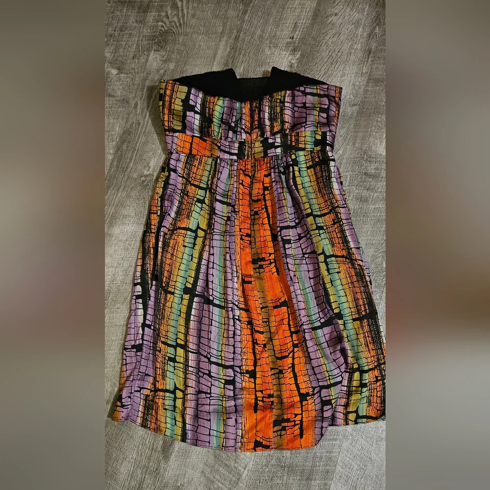 Strapless BCBG Colorful Snake Skin Empire Wait Dress. Size 2 - Picture 5 of 5